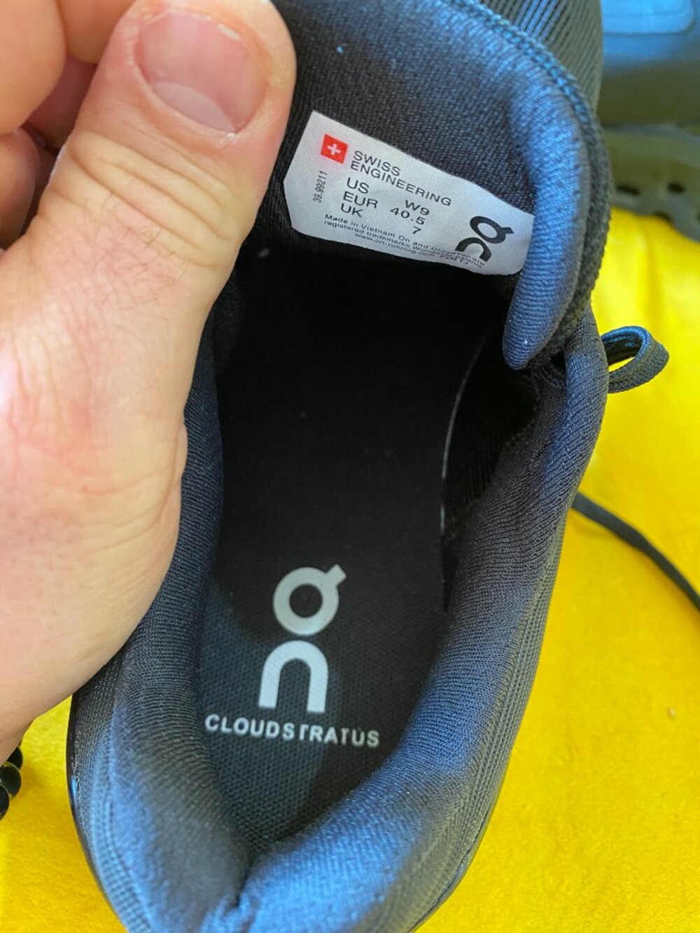 On Running CloudTec Women’s Black Running Shoes Sneakers Size 9 Swiss Engineerin - Picture 7 of 7